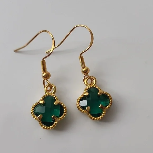 Clover Simulated Emerald Gold Plate sterling Silver Post Allergy Friendly - Picture 2 of 5